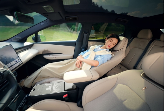 限時領享價13.59萬元起,越級顏值、性能、補能天花板,領克Z20