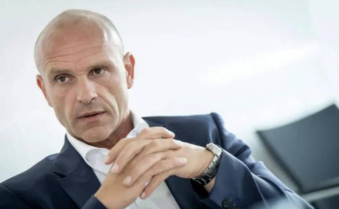 大眾CEO奧博穆同濟(jì)演講:2026年純電新品與保時(shí)捷中國(guó)研發(fā)新動(dòng)向