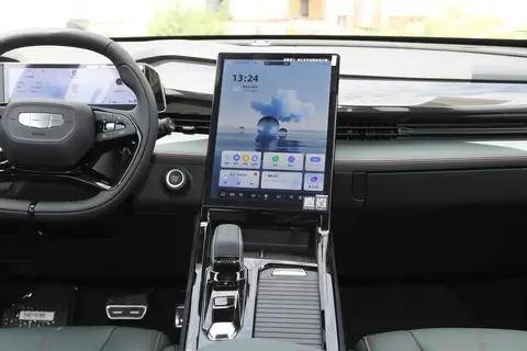 新年吉利價(jià)8.78萬(wàn)起!博越 COOL 性價(jià)比首選,速來(lái)?yè)屬?gòu)!