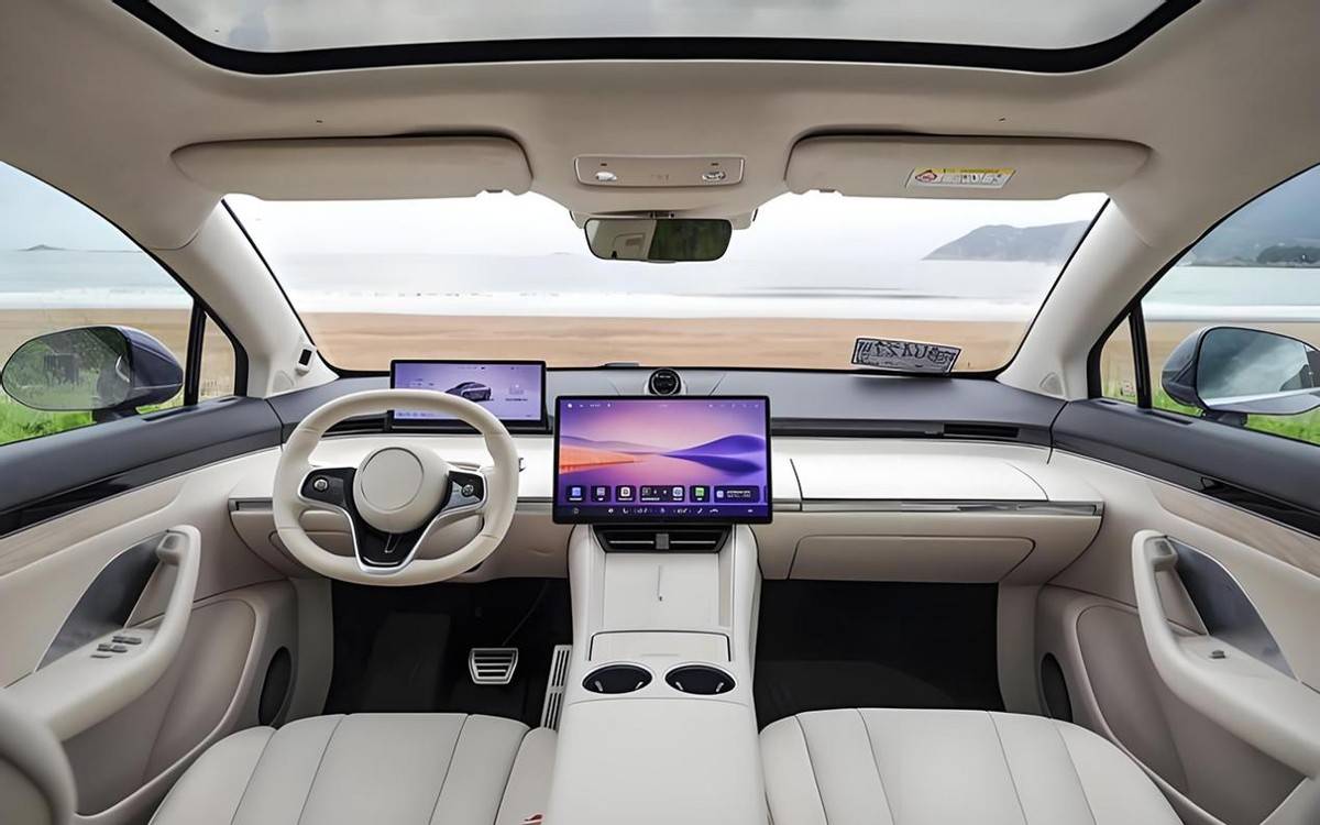 12月賣出15903輛,遠超理想L7,智界R7到底做對了什么?