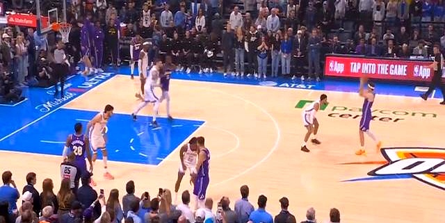 正直播 NBA常規賽 湖人VS雷霆 東契奇大戰亞歷山大 MVP候選人直